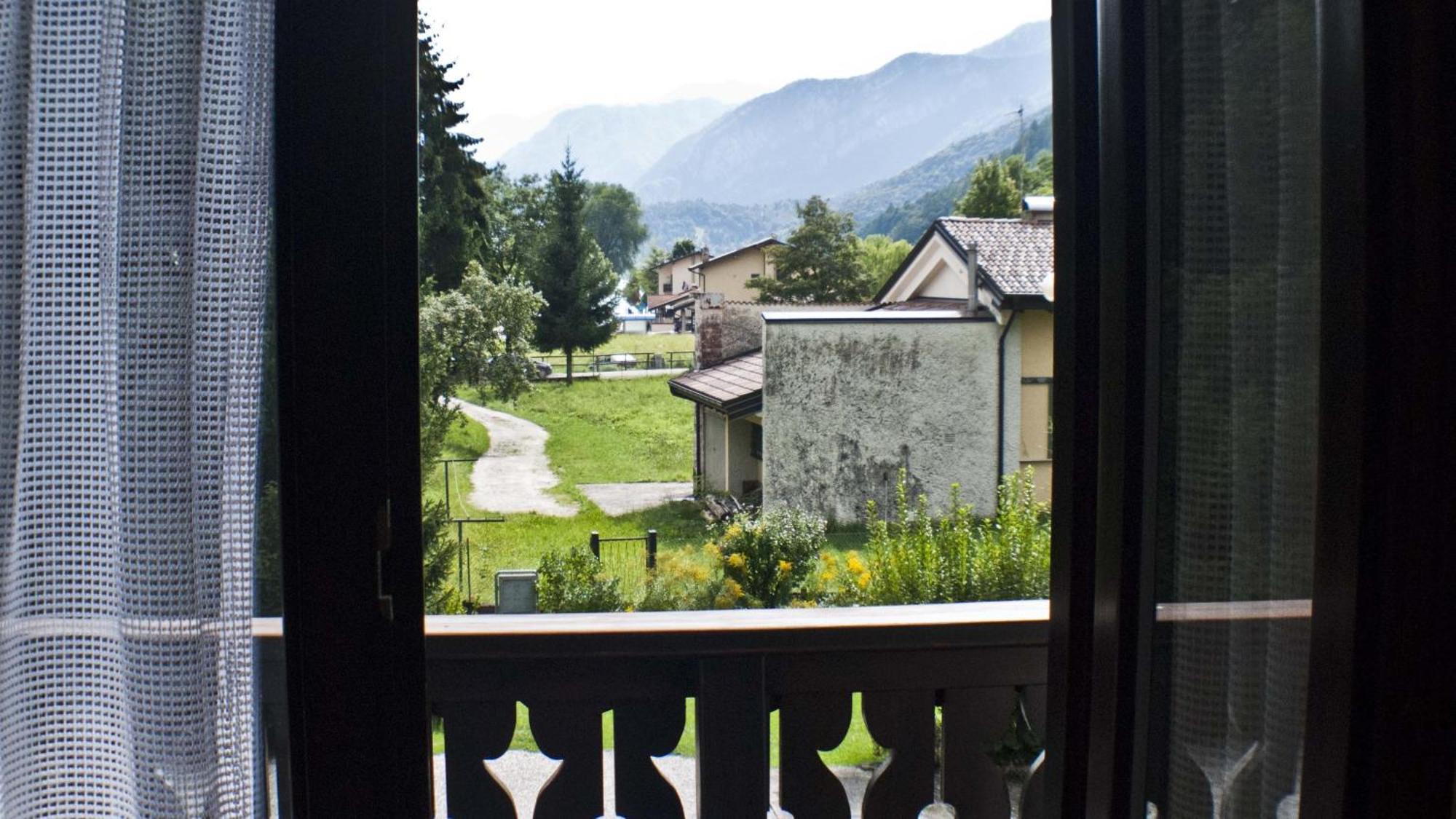 Appartement Casa Elisabetta à Pieve Di Ledro Extérieur photo
